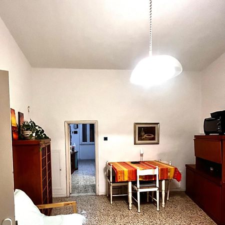 Rooms For Rent Livorno-Center Buitenkant foto