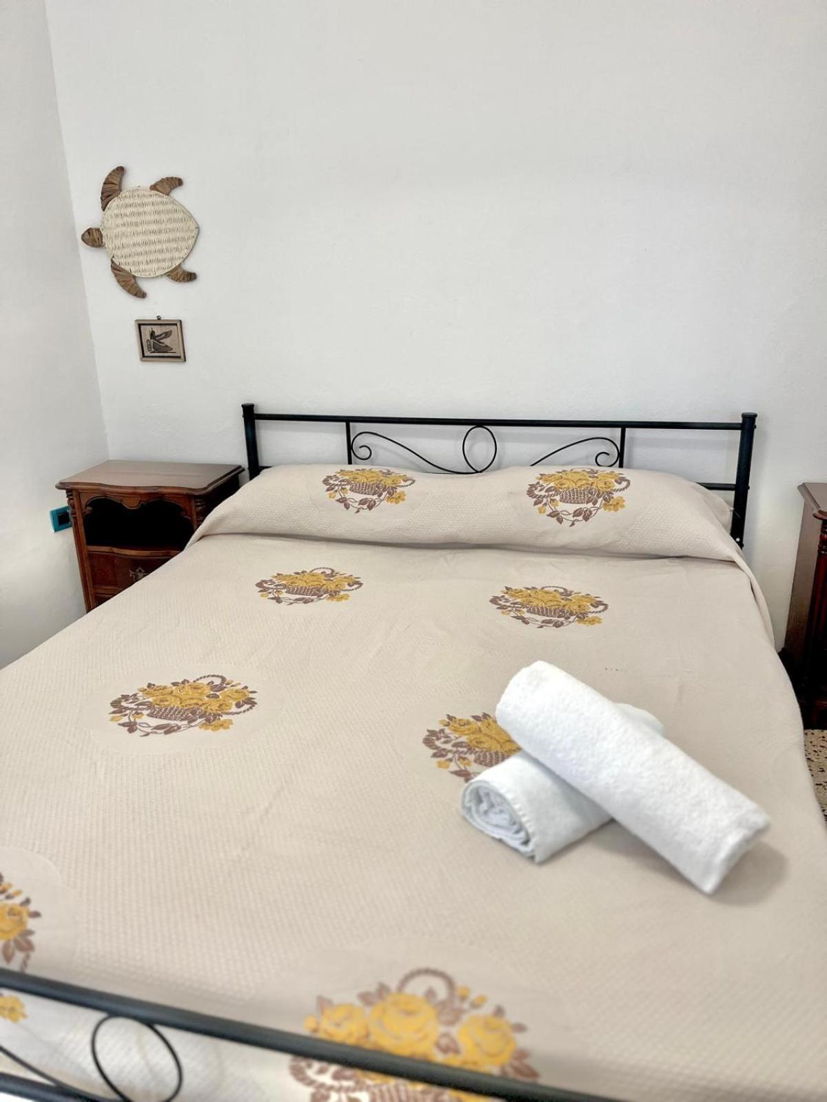 Rooms For Rent Livorno-Center Buitenkant foto